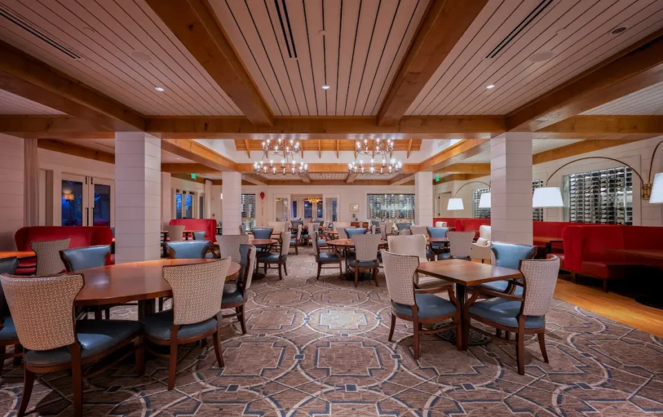 Dining room at Atlanta Athletic Club featuring ambient audio and centralized AV control
